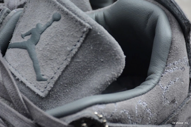 x KAWS Jordan 4“ Air Grey”930155-003 Cool 0709
